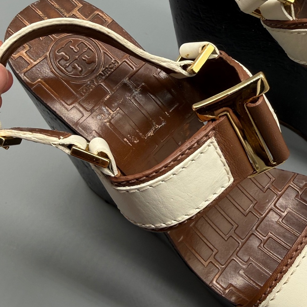 Tory Burch Leather Platform Wedge Sandals Cream Tan Brown Gold Logo Size 7M - Picture 6 of 8